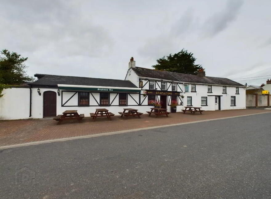 Stapleton's Bar, Main Street, Slieverue, X91EK88