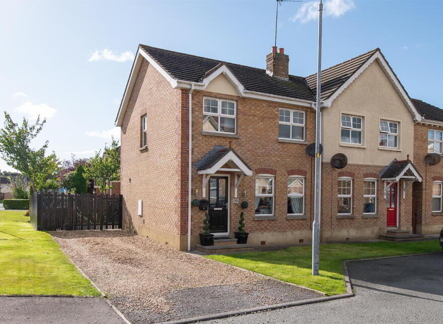 90 Woodvale, Dromore, Dromara, BT25 2JB photo