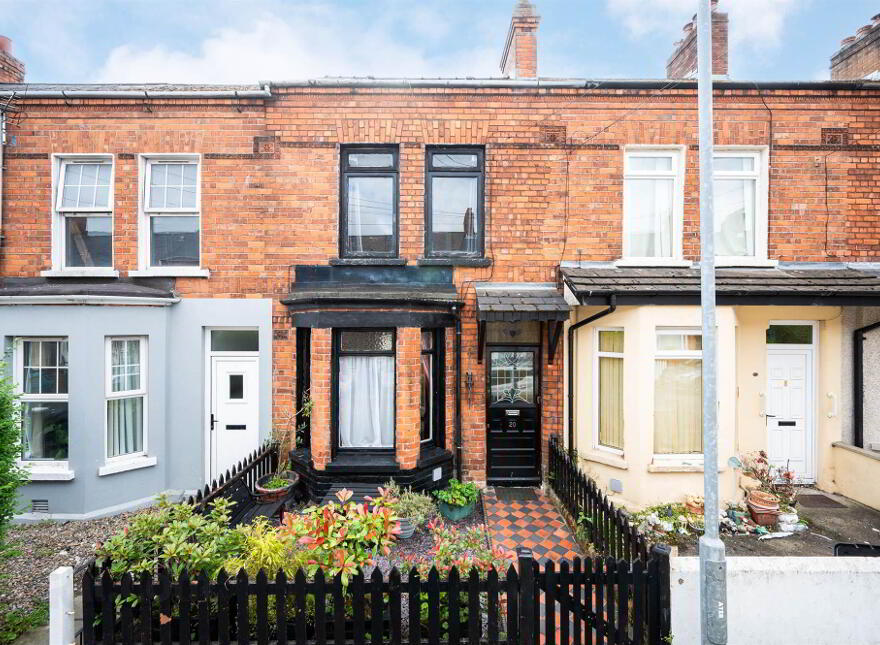 20 Titania Street, Belfast, BT6 8NT photo