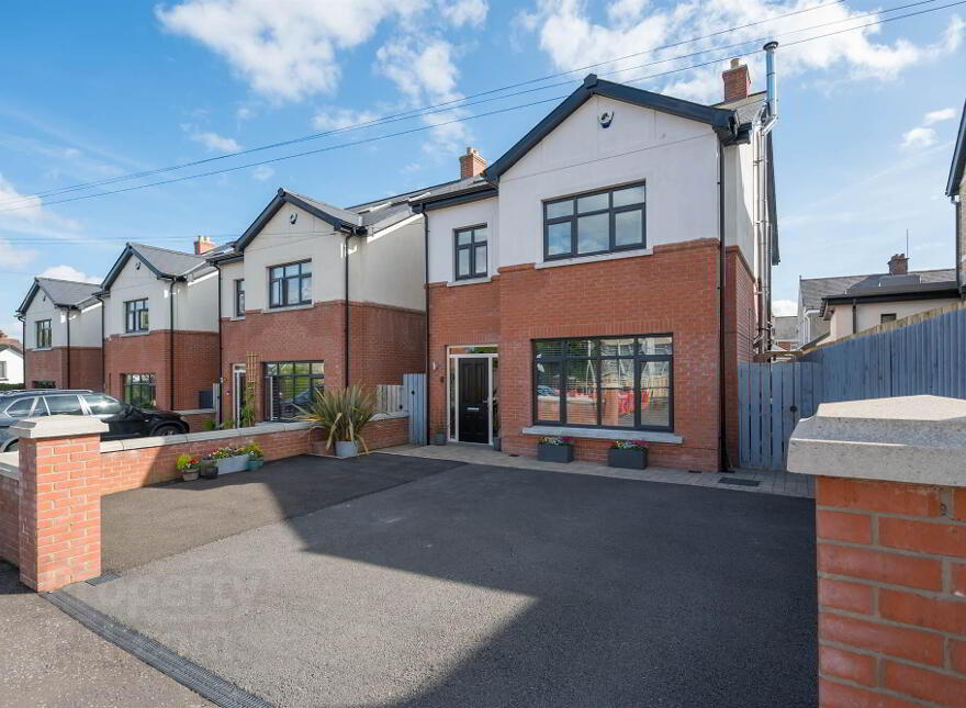 10c Diamond Gardens, Off Lisburn Road, Belfast, BT10 0HE photo