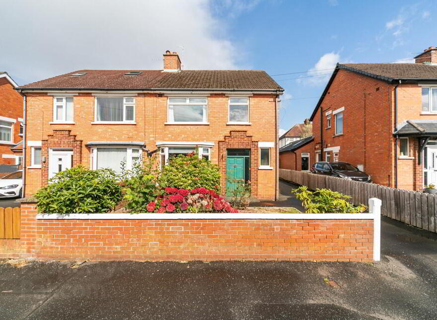 32 Clonallon Park, Belfast, BT4 2BZ photo