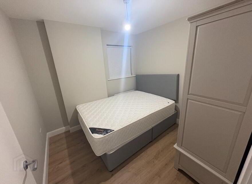 110 College Court Central, Belfast, BT1 6BF