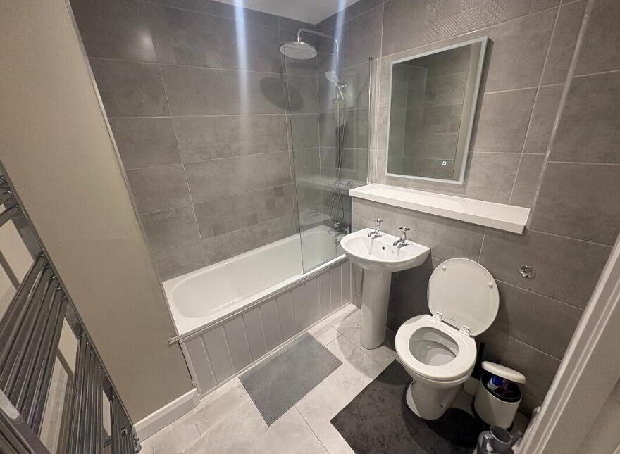 110 College Court Central, Belfast, BT1 6BF