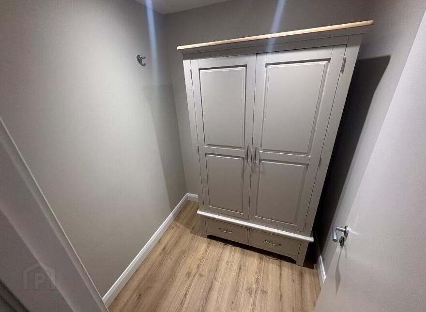 110 College Court Central, Belfast, BT1 6BF