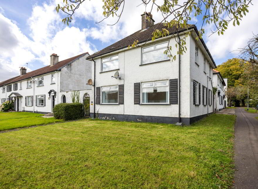 360 Merville Garden Village, Newtownabbey, BT37 9TU photo