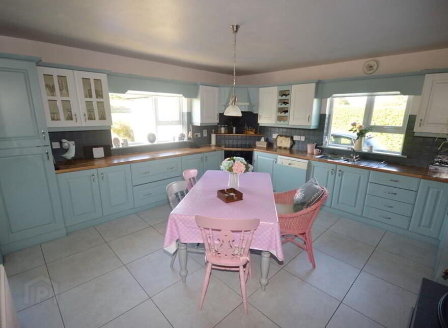 Meenabrock, Dunkineely, Donegal, F94H7P9