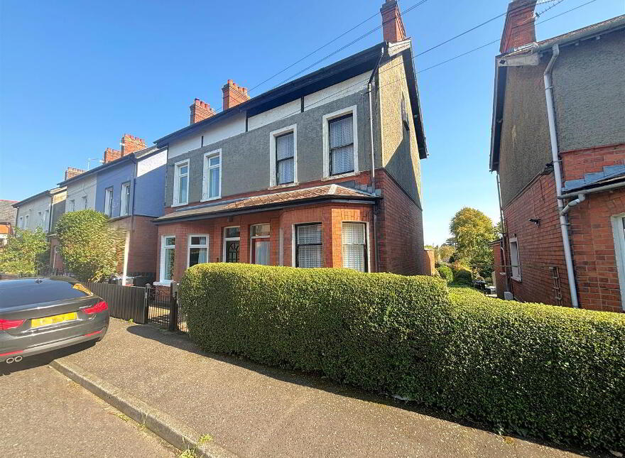 133 Henderson Avenue, Belfast, BT15 5FP photo