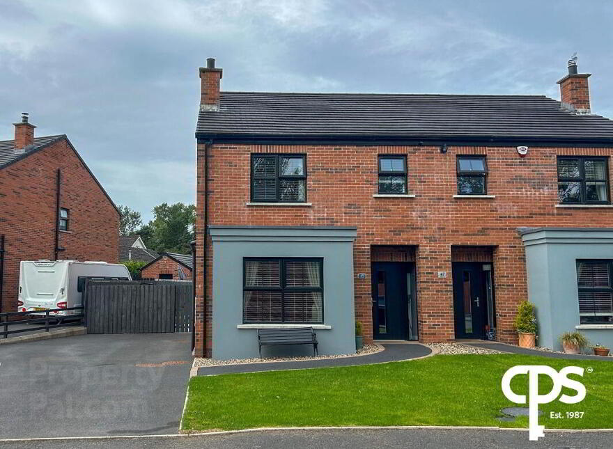 49 Lilburn Hall, Lurgan, BT66 7TL photo