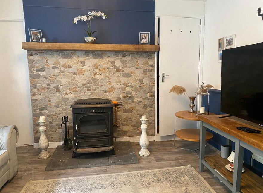 Cloncose, Arva, H12DN82