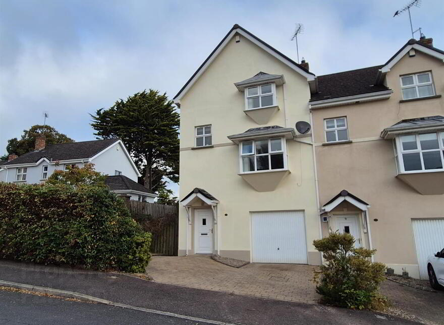 56 Todds Hill Park, Saintfield, BT24 7FB photo