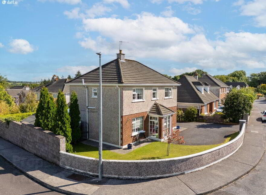 17 Woodgrove, Forest Road, Carrigaline photo