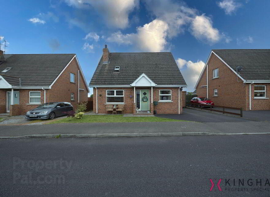 32 Bann Close, Derrytrasna, Craigavon, BT66 6RD photo