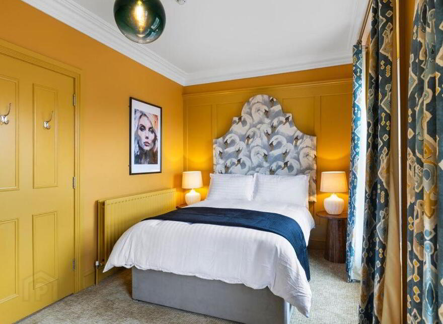 LUXURY STUDENT SHORT LET, 2 Asylum Road, Derry, BT48 7EZ