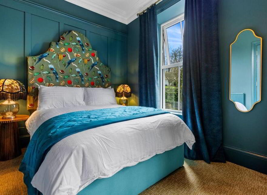 LUXURY STUDENT SHORT LET, 2 Asylum Road, Derry, BT48 7EZ