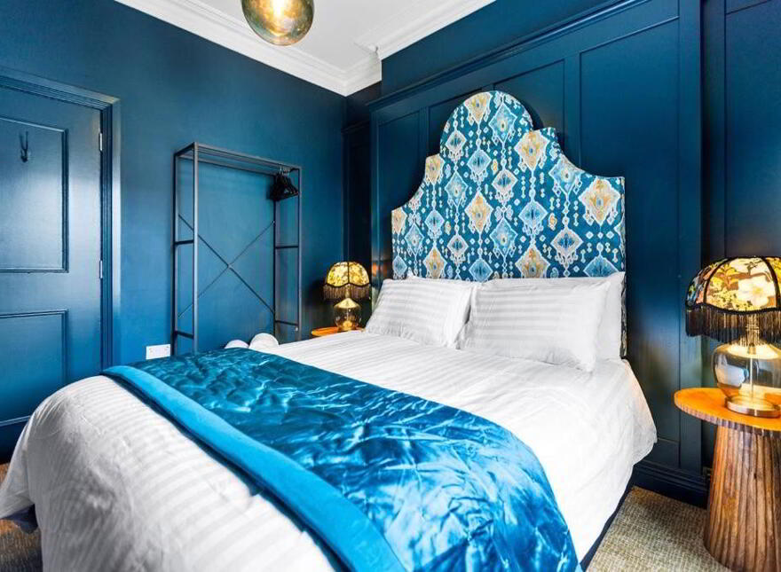 LUXURY STUDENT SHORT LET, 2 Asylum Road, Derry, BT48 7EZ