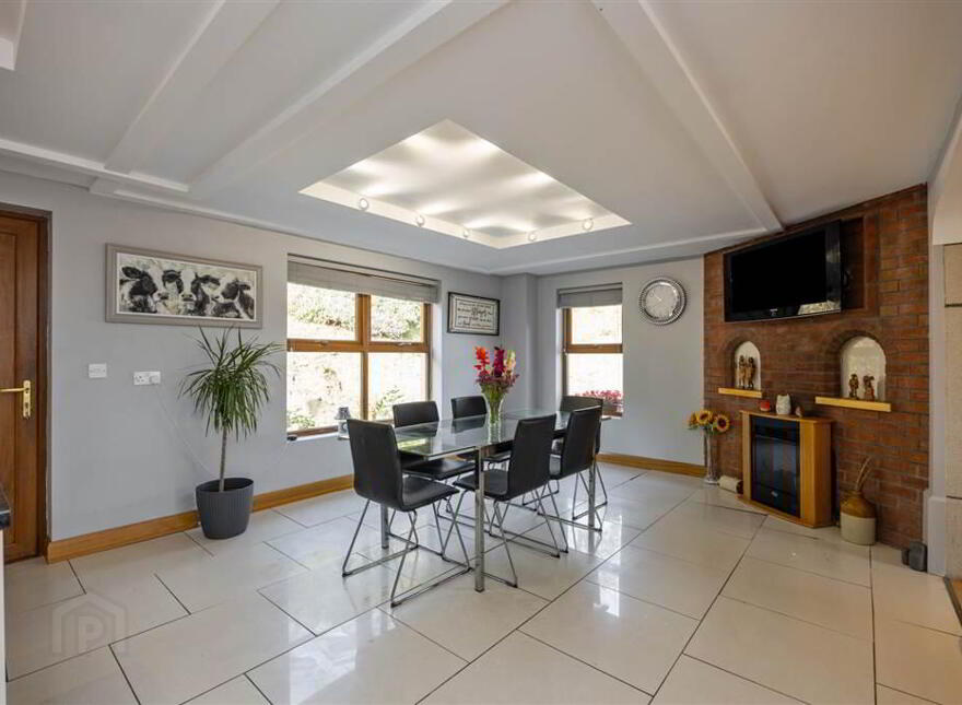 16 Buckshead Road, Downpatrick, BT30 8JB
