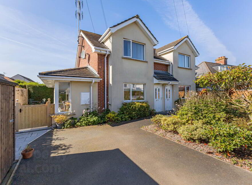 1b Sandhurst Park, Ballyholme, Bangor, BT20 5NU photo