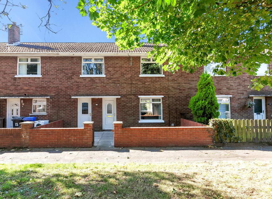 17 Knocknagoney Park, Belfast, BT4 2PT photo