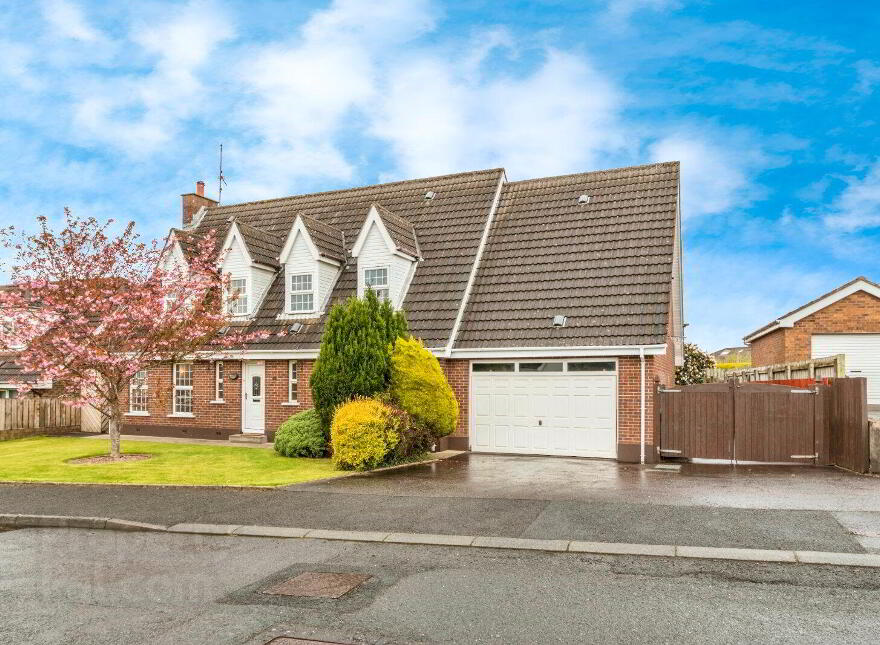 18 Baronscourt Road, Carryduff, Belfast, BT8 8BQ photo