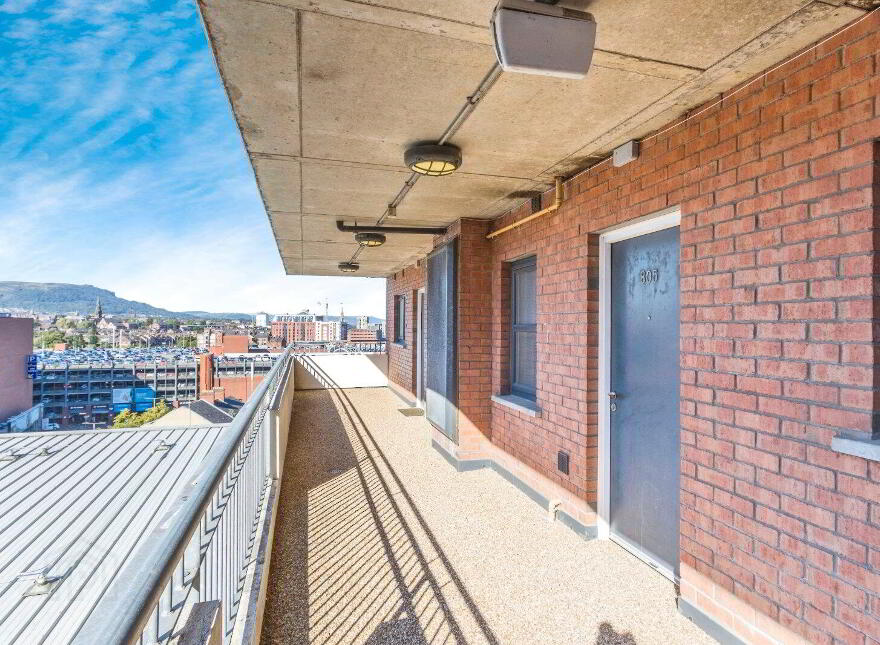 Apartment 805 College Court Central, Belfast, BT1 6BZ