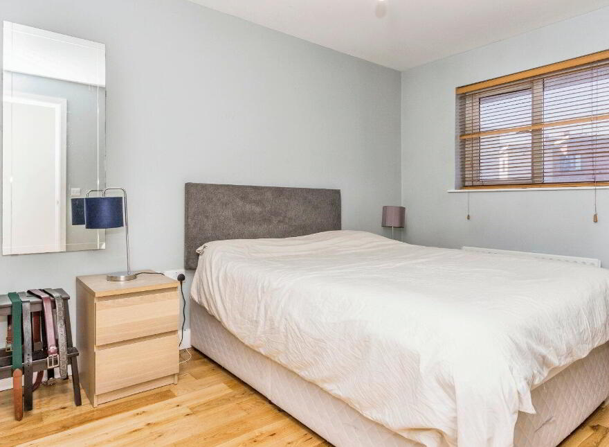 Apartment 805 College Court Central, Belfast, BT1 6BZ