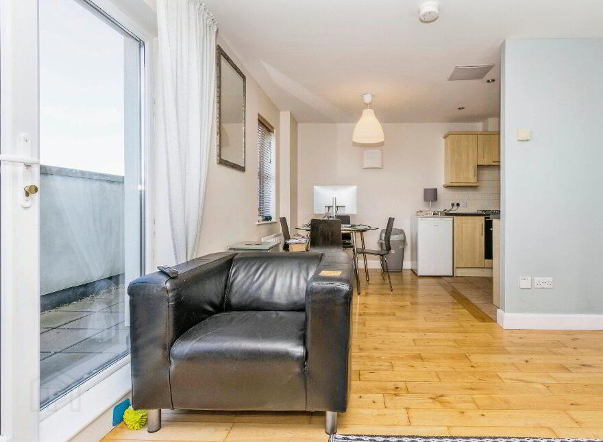 Apartment 805 College Court Central, Belfast, BT1 6BZ