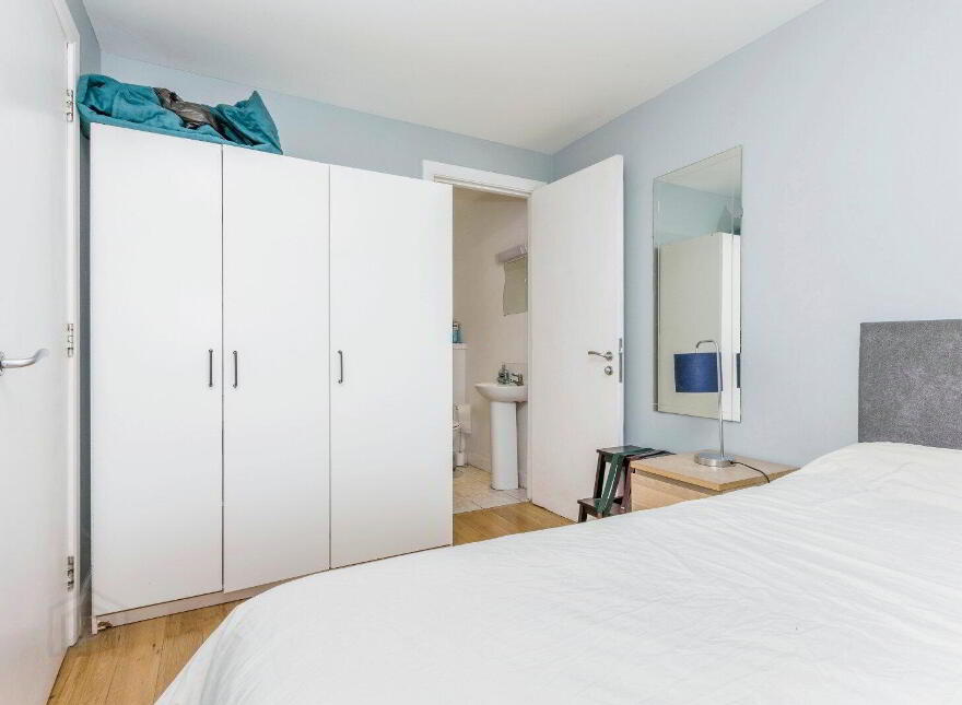 Apartment 805 College Court Central, Belfast, BT1 6BZ