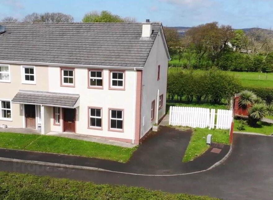 12 Hawthorn Meadows, Carndonagh, F93TX60 photo