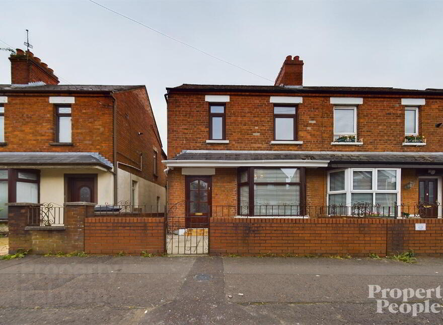 18 Rosapenna Drive, Belfast, BT14 6GT photo