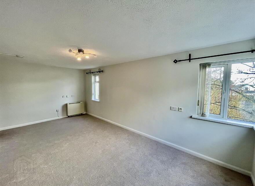 Flat 16, 14 Mount Royal, Donaghadee, BT21 0QY