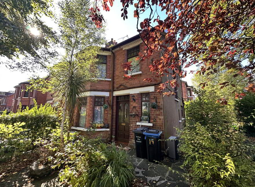 15 St James Avenue, Belfast, BT12 6DU photo