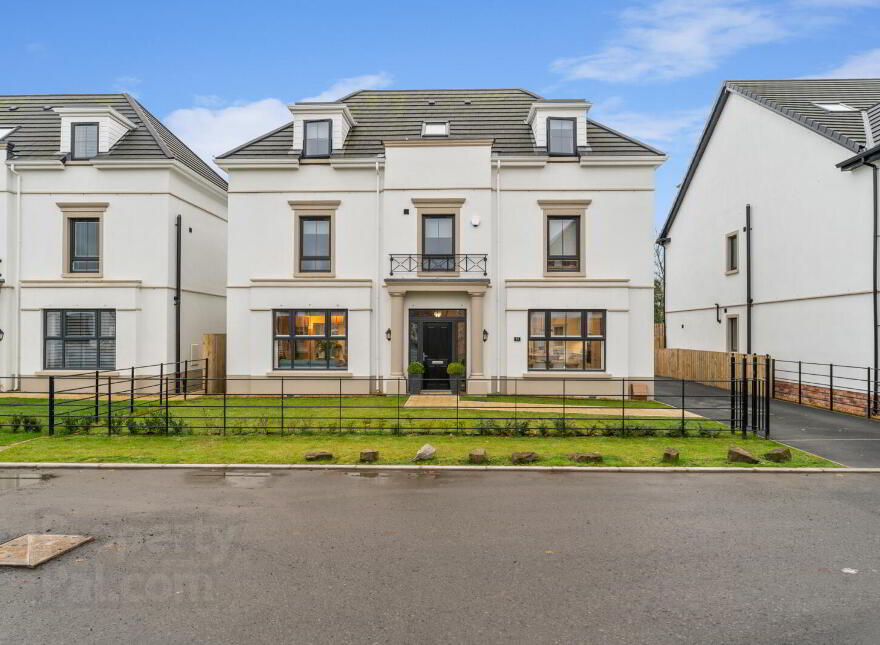 45 Castlehill Wood, Belfast, BT4 3PJ photo