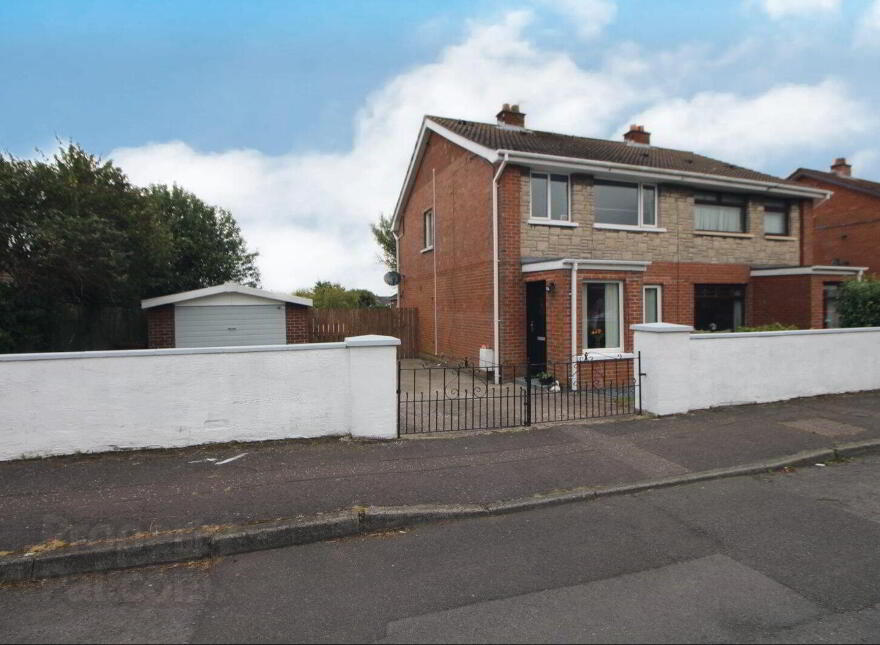 2 Castleburn Drive, Carrickfergus, BT38 7NX photo