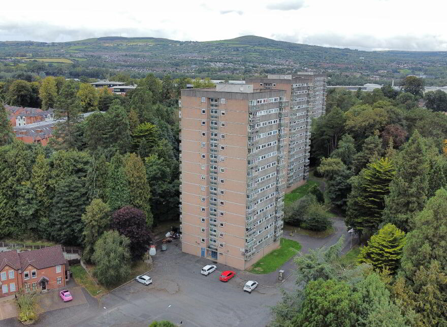 1d Riverdale House, Dunmurry, Belfast, BT17 9DD