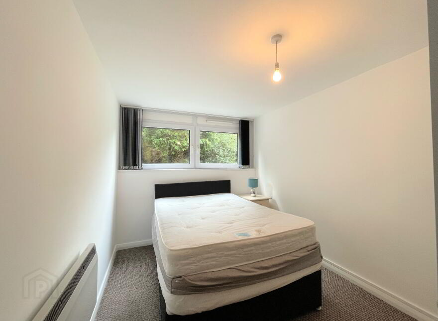 1d Riverdale House, Dunmurry, Belfast, BT17 9DD