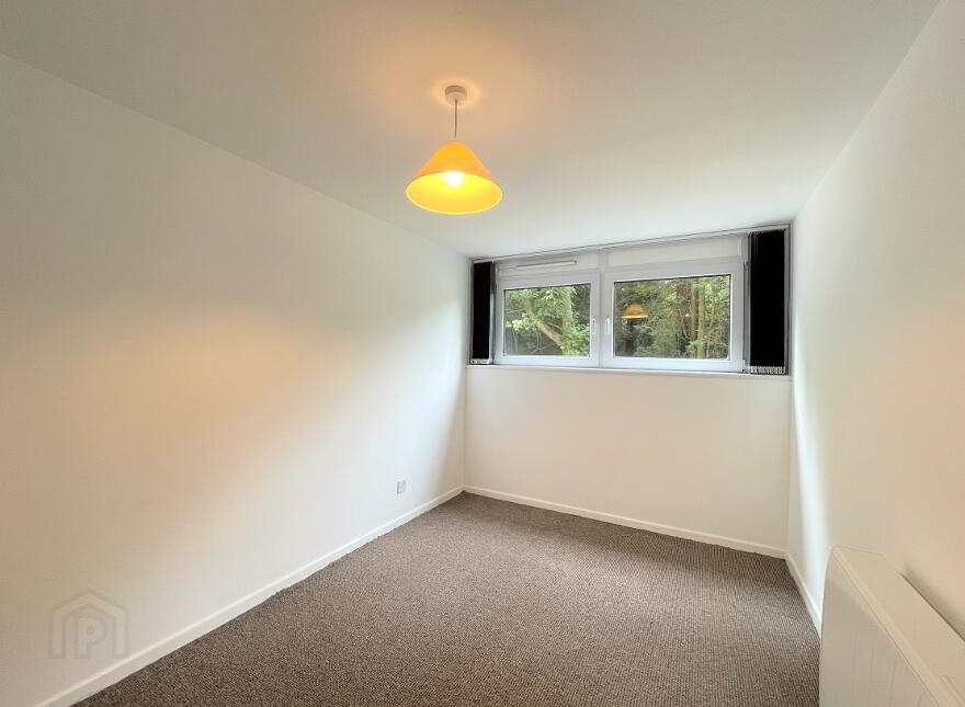1d Riverdale House, Dunmurry, Belfast, BT17 9DD