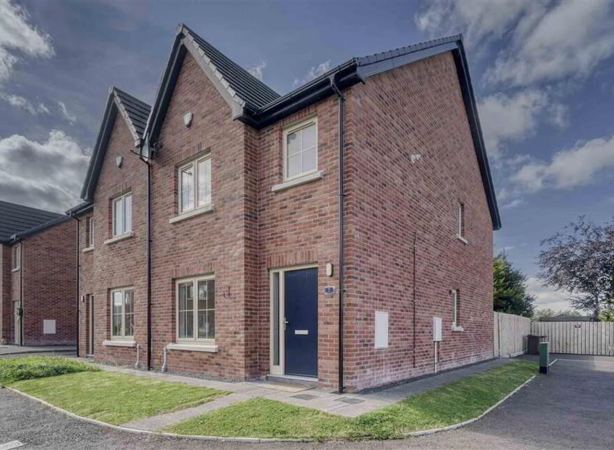 5 Hawthorn Hall, Stoneyford, Lisburn, BT28 3QP photo