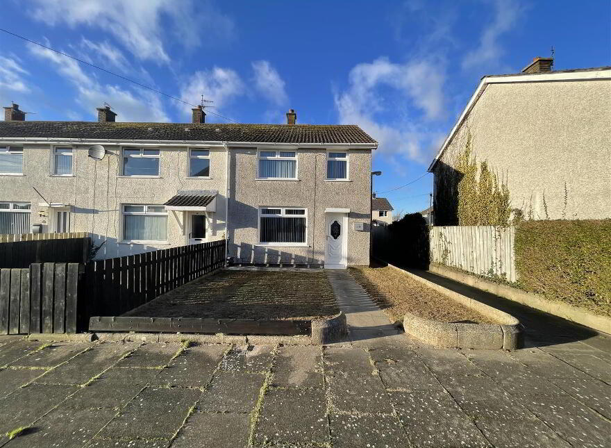 38 Canberra Gardens, Newtownards, BT23 4RN photo