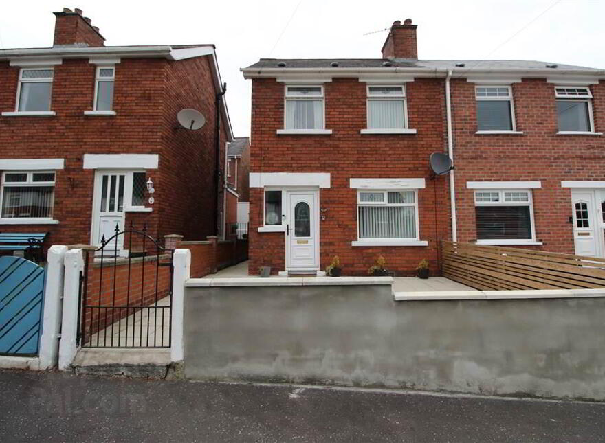 90 Dunraven Park, Belfast, BT5 6BS photo