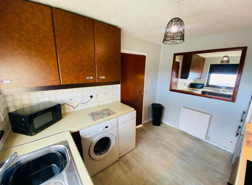 Apt For Rent, 6 Mark Royal Ct, Ben Madigan Heights, Newtownabbey, BT36 7PE
