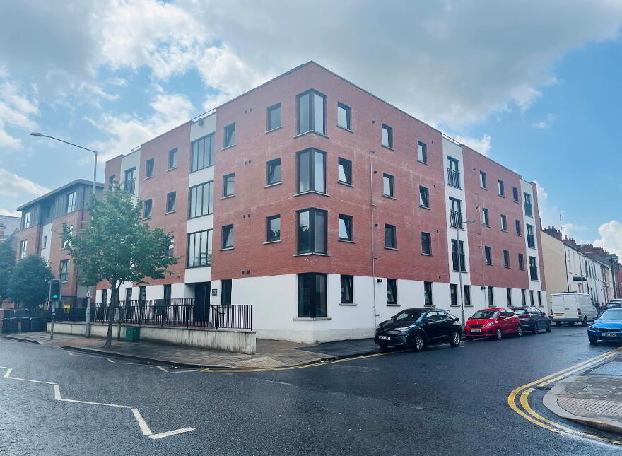 35 Castlereagh Street, Belfast, BT5 4AY photo