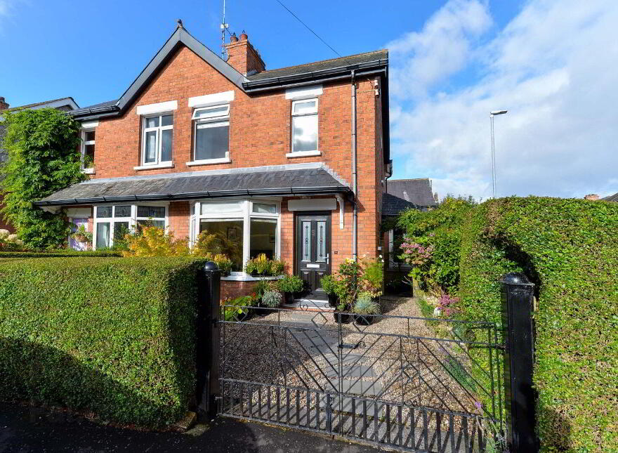 32 Clonlee Drive, Belfast, BT4 3DA photo