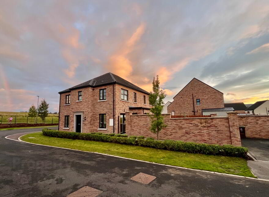 10 Beech Hill View, Waterside, Derry/Londonderry, BT47 3FU photo