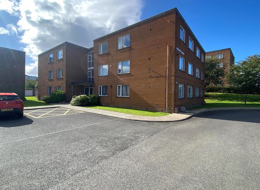 Apt, 28 Donard Court, Bangor, BT20 3QN photo