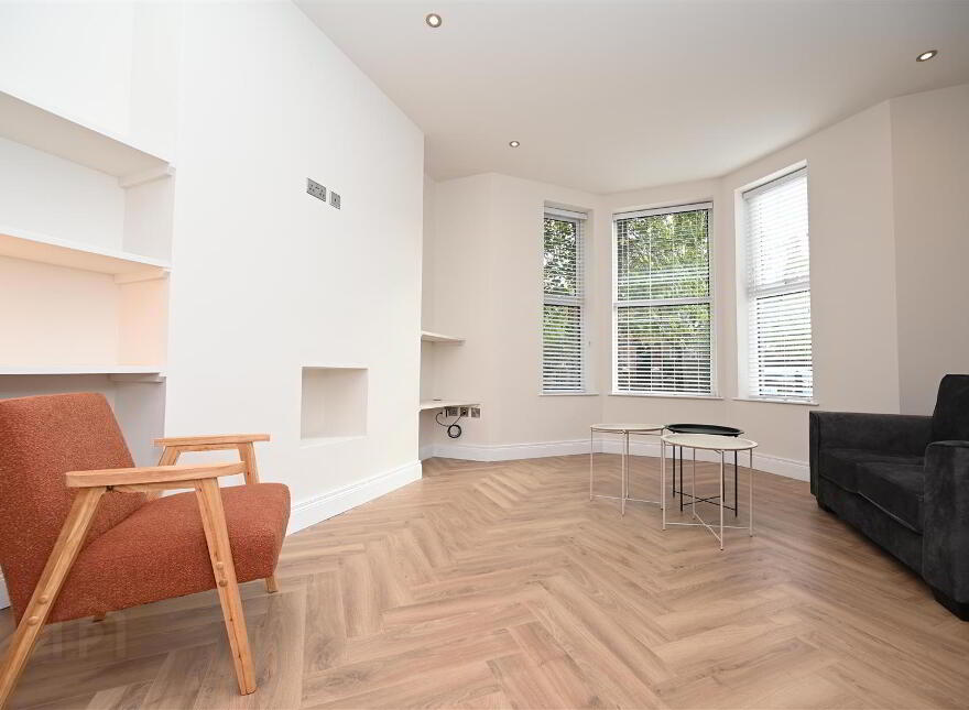 Apt 1, 52 North Parade, Belfast, BT7 2GG