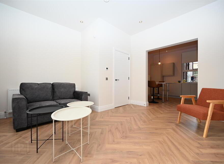 Apt 1, 52 North Parade, Belfast, BT7 2GG