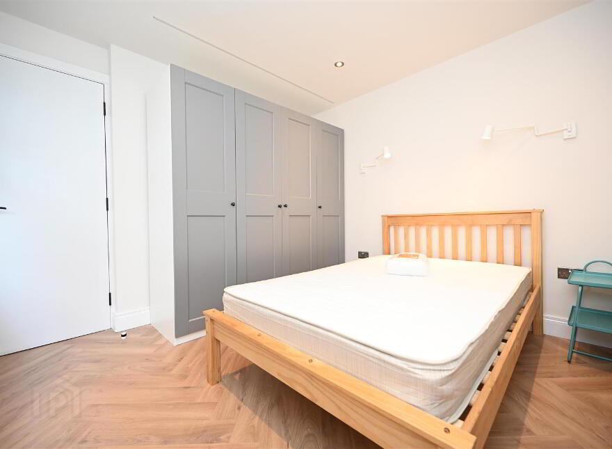 Apt 1, 52 North Parade, Belfast, BT7 2GG
