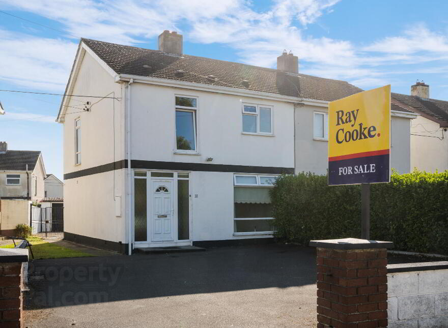 16 Grange Park Close, Raheny, Dublin, D05 photo