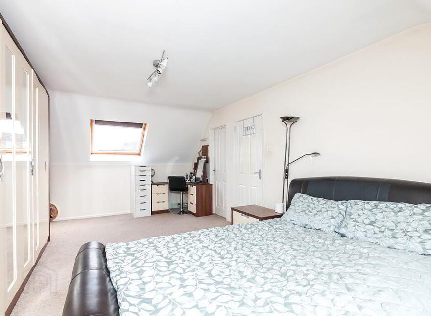45 Laurelgrove Dale, Ballymaconaghy Road, Belfast, BT8 6ZE