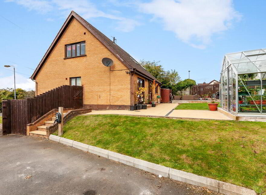 45 Laurelgrove Dale, Ballymaconaghy Road, Belfast, BT8 6ZE